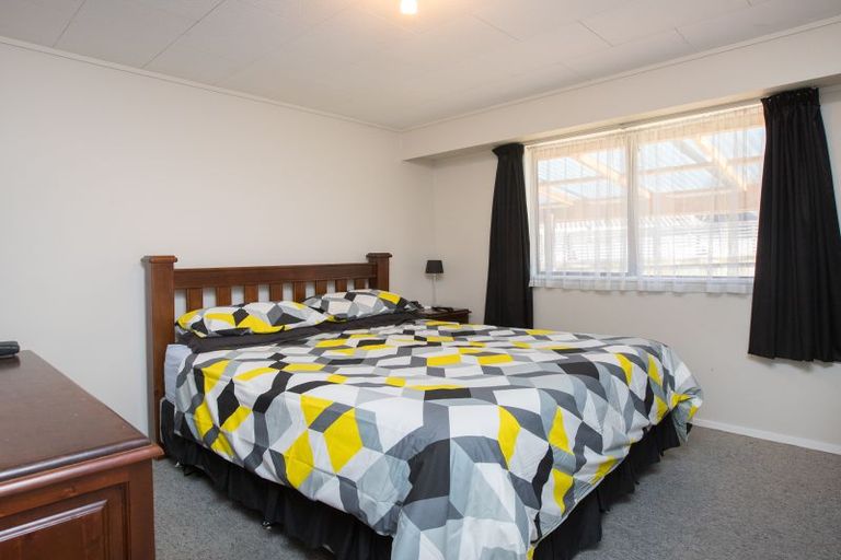 Photo of property in 23 Peppertree Glade, Kelvin Grove, Palmerston North, 4414