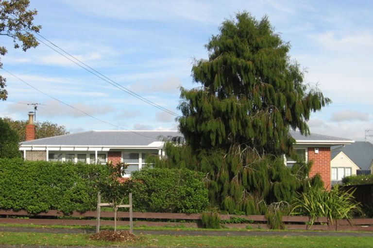 Photo of property in 40 Bradbury Road, Botany Downs, Auckland, 2010
