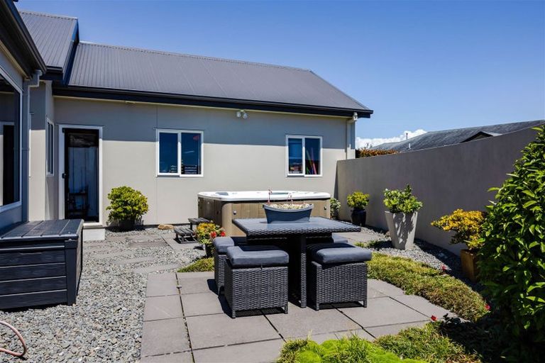 Photo of property in 10 Sampson Avenue, Waiwhakaiho, New Plymouth, 4312
