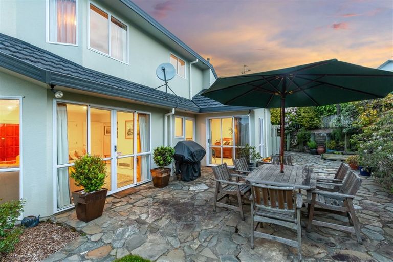 Photo of property in 9 Lanyon Place, Whitby, Porirua, 5024