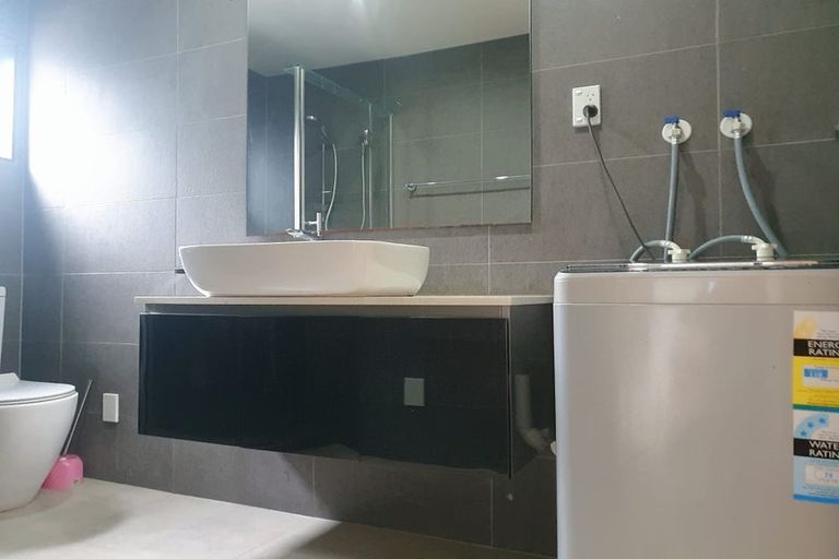 Photo of property in 208 Don Buck Road, Massey, Auckland, 0614