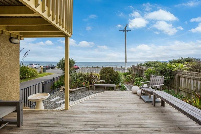Photo of property in 131 The Parade, Paekakariki, 5034