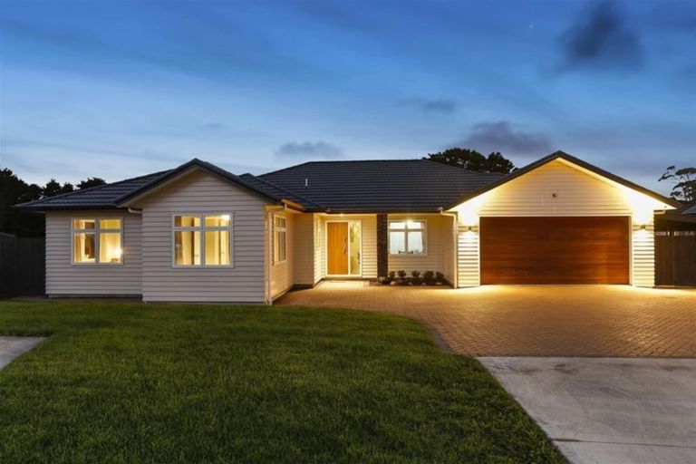 Photo of property in 21 Kahika Grove, Huapai, Kumeu, 0810