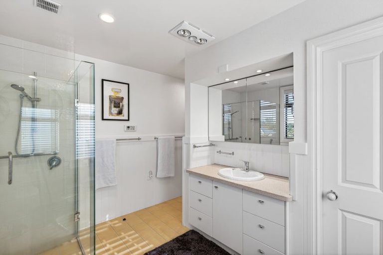 Photo of property in 8 Selwyn Road, Hospital Hill, Napier, 4110