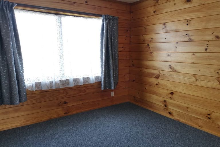 Photo of property in 305 Maungaraki Road, Maungaraki, Lower Hutt, 5010