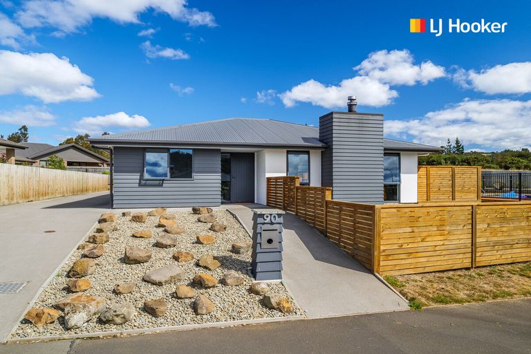 Photo of property in 90 Severn Street, Green Island, Dunedin, 9018