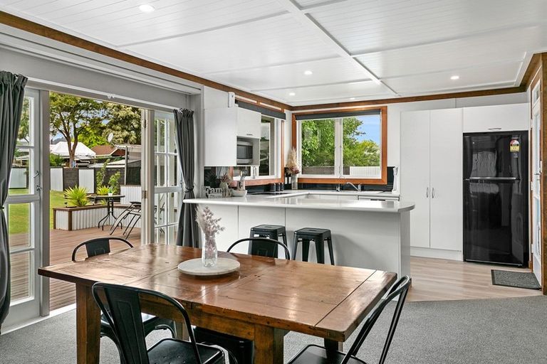 Photo of property in 4 Tamatea Road, Taupo, 3330