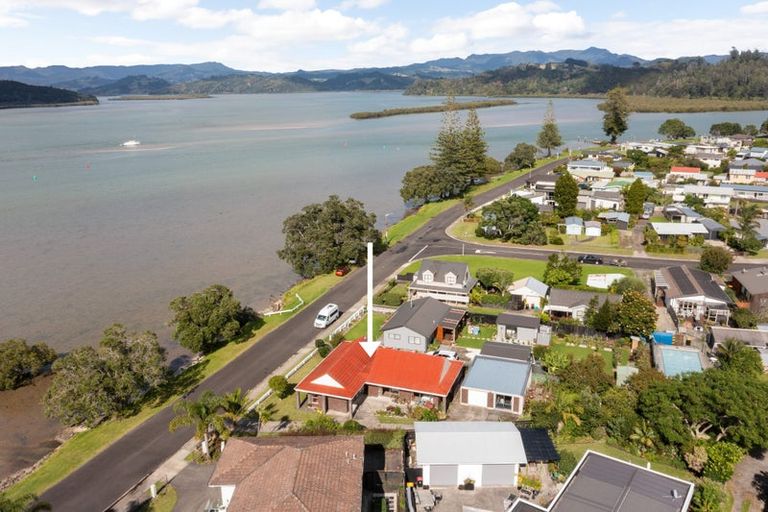 Photo of property in 27 Robinson Road, Whitianga, 3510