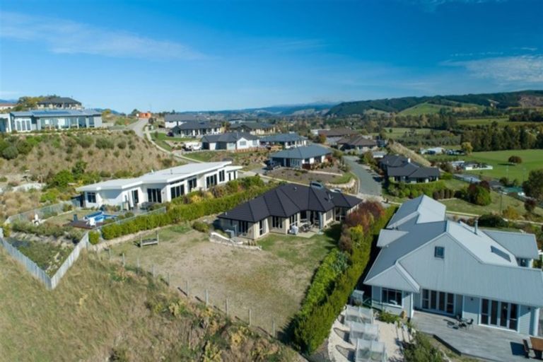 Photo of property in 21 Katania Heights, Brightwater, 7022