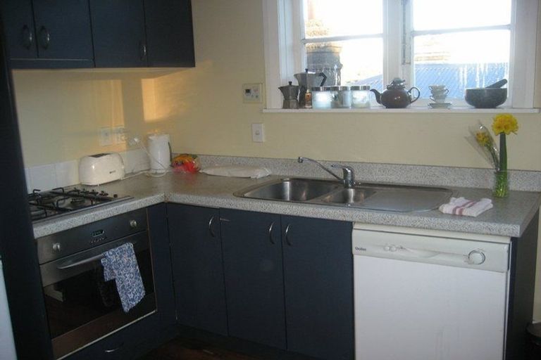 Photo of property in 64 Wright Street, Mount Cook, Wellington, 6021