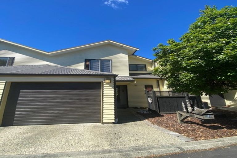 Photo of property in 21/11 The Avenue, Albany, Auckland, 0632
