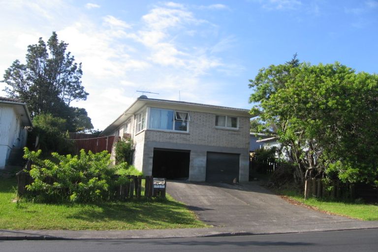 Photo of property in 2/87 Diana Drive, Glenfield, Auckland, 0627