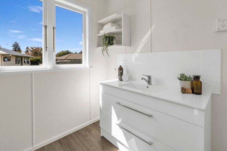 Photo of property in 2 Werrina Crescent, Mangakakahi, Rotorua, 3015