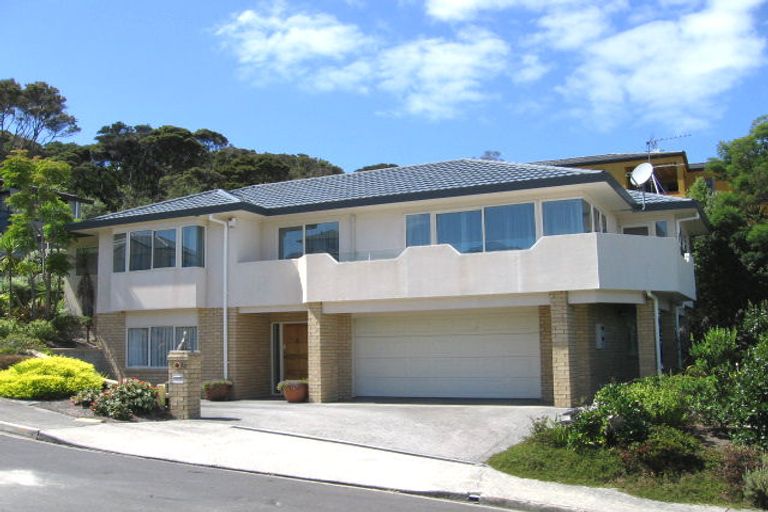 Photo of property in 16 Mariners View Road, Beach Haven, Auckland, 0626