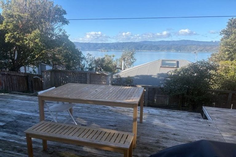 Photo of property in 15 Napier Street, Karaka Bays, Wellington, 6022