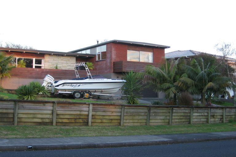 Photo of property in 64 O'halloran Road, Howick, Auckland, 2014