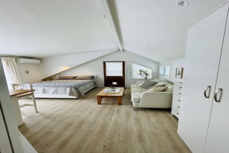 Photo of property in 5 Marine Parade, Orewa, 0931