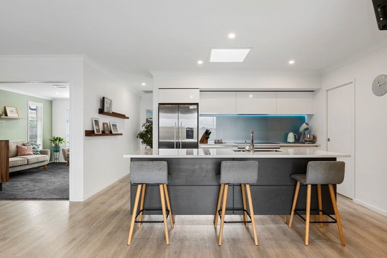 Photo of property in 34 Hiria Crescent, Papamoa Beach, Papamoa, 3118