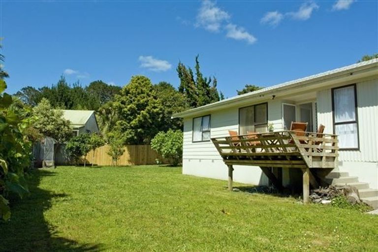 Photo of property in 19 Benita Place, Sunnyvale, Auckland, 0612