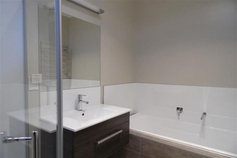 Photo of property in 14 Waiarohia Place, Hobsonville, Auckland, 0616