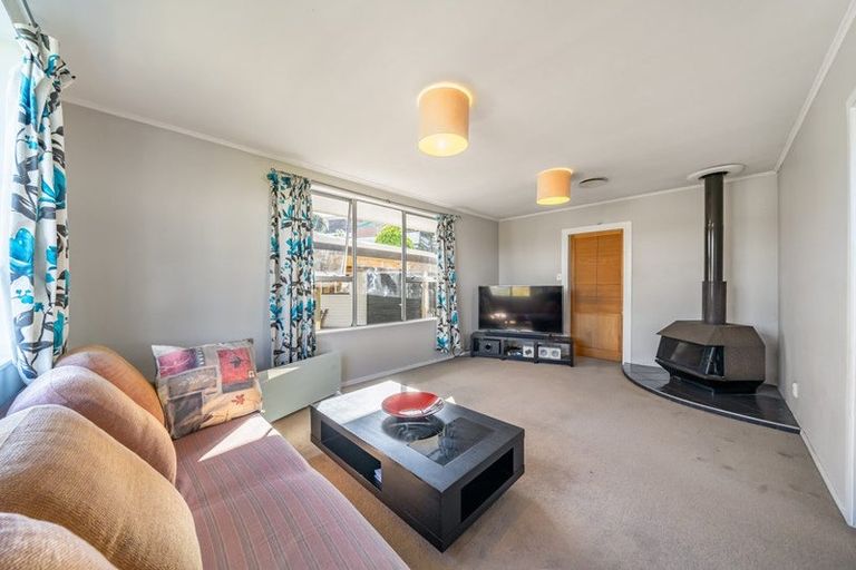 Photo of property in 20 Blueberry Grove, Timberlea, Upper Hutt, 5018