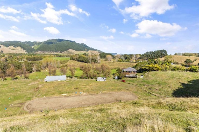 Photo of property in 84 Derham Road, Te Horo, Otaki, 5581