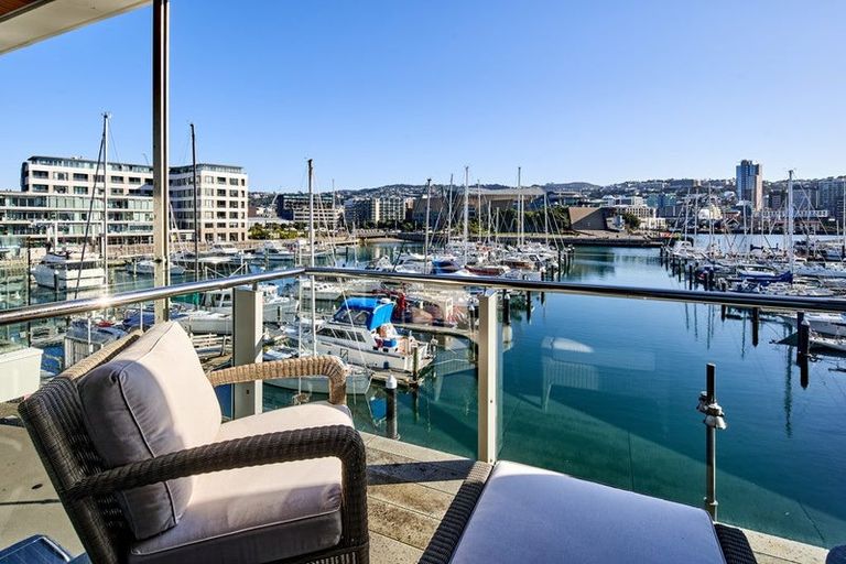Photo of property in Clyde Quay Wharf, 2b/6 Clyde Quay Wharf, Te Aro, Wellington, 6011