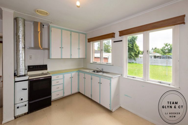 Photo of property in 17 Sutton Crescent, Papakura, 2110