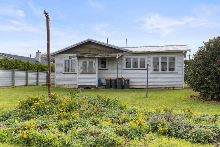 Photo of property in 20 Gladstone Street, Hawera, 4610