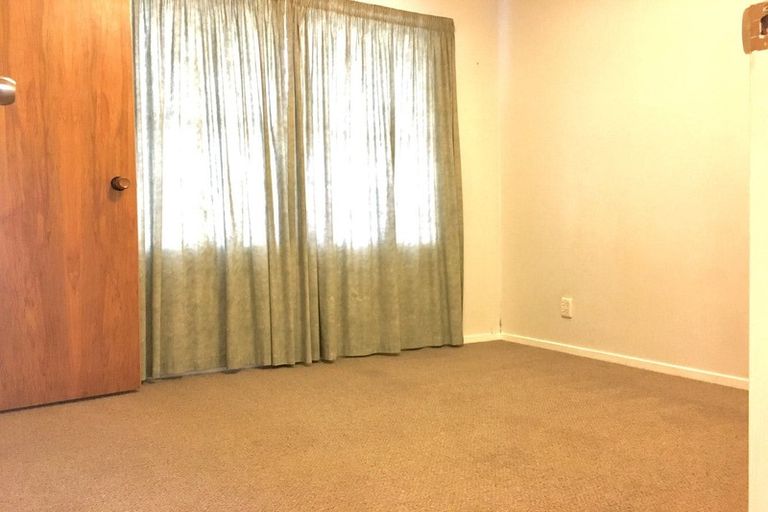 Photo of property in 2/39 Alfriston Road, Manurewa East, Auckland, 2102