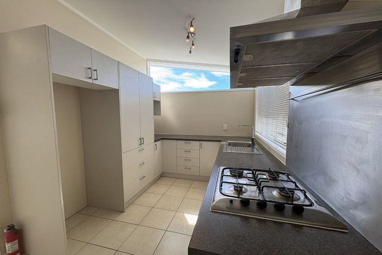 Photo of property in 12 Redwood Drive, Massey, Auckland, 0614