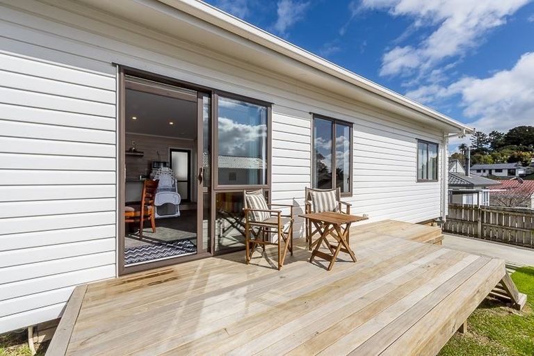 Photo of property in 30 Caribbean Drive, Unsworth Heights, Auckland, 0632