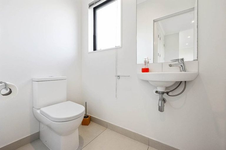 Photo of property in 1 Bonnette Road, Flat Bush, Auckland, 2019