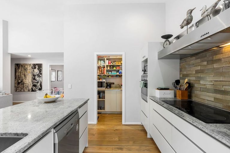 Photo of property in 10 Parawera Drive, Acacia Bay, Taupo, 3330