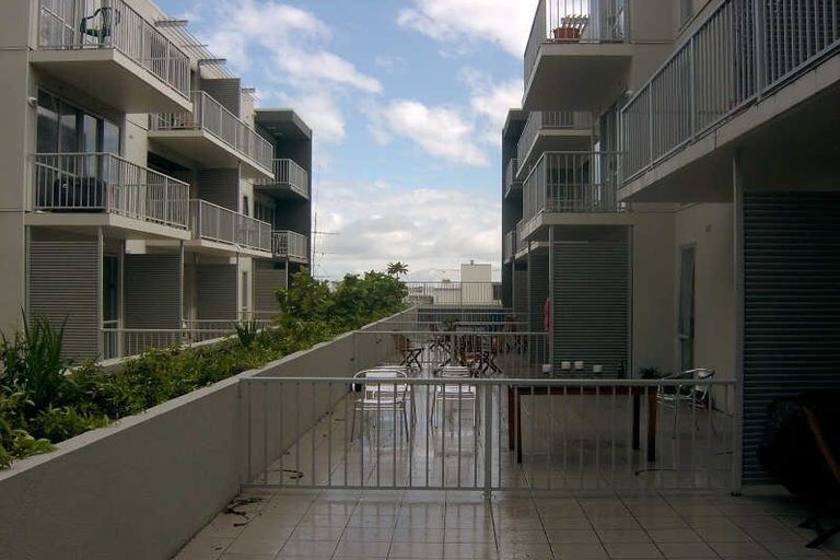 Photo of property in 2h/20 Charlotte Street, Eden Terrace, Auckland, 1021