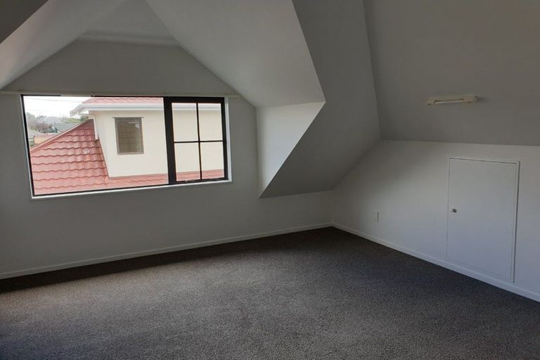 Photo of property in 2/96 Cambridge Terrace, Waterloo, Lower Hutt, 5011