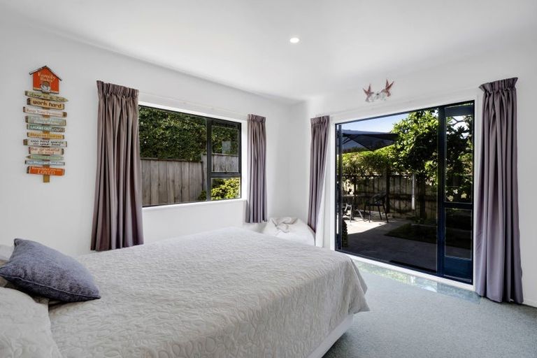 Photo of property in 35a Tukapa Street, Westown, New Plymouth, 4310