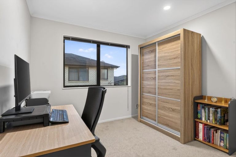 Photo of property in 10 Yatterina Avenue, Takanini, 2112