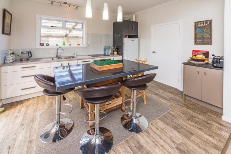 Photo of property in 88 Swiss Avenue, Gonville, Whanganui, 4501