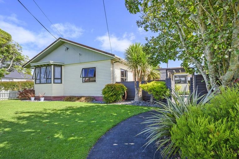 Photo of property in 76 Brooklands Road, Brooklands, New Plymouth, 4310