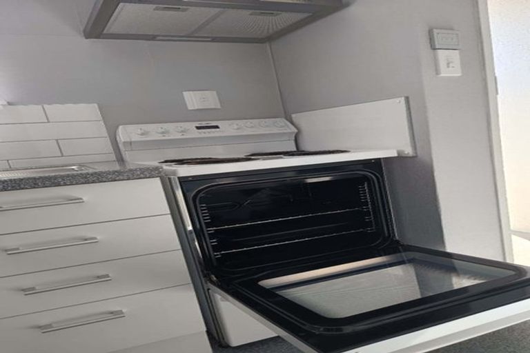 Photo of property in 43 Ruamahanga Crescent, Terrace End, Palmerston North, 4410