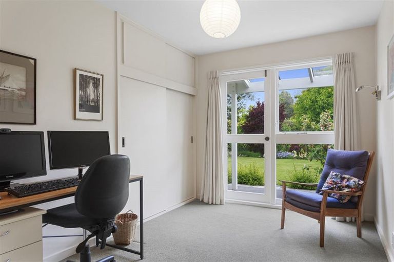 Photo of property in 37 Stanbury Avenue, Somerfield, Christchurch, 8024