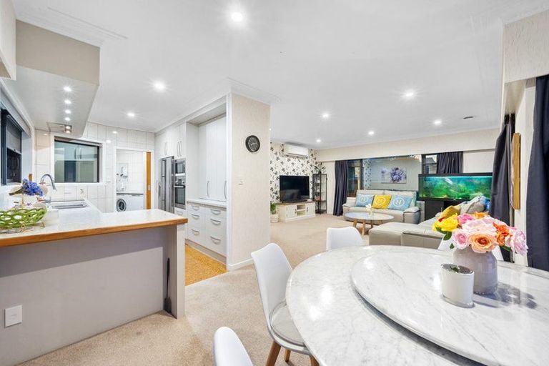 Photo of property in 37 Parkhill Road, Mellons Bay, Auckland, 2014