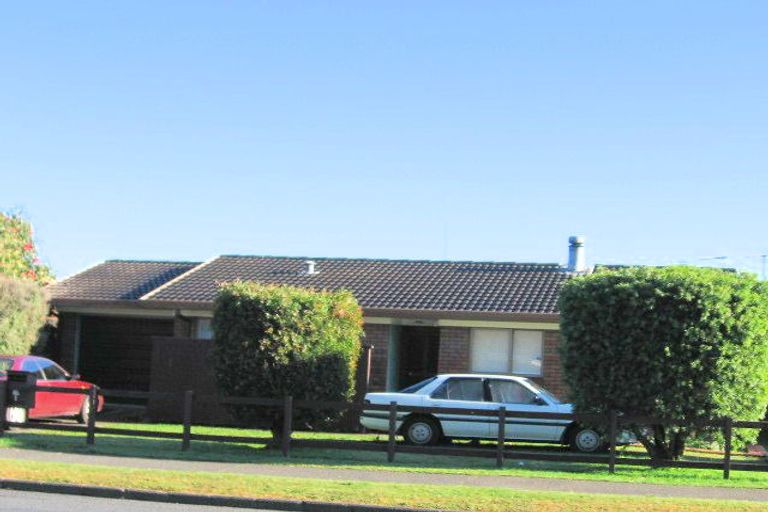 Photo of property in 1/38 Clevedon Road, Papakura, 2110