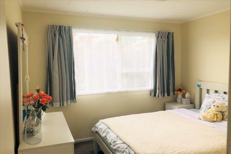 Photo of property in 59 Lavery Place, Sunnynook, Auckland, 0632