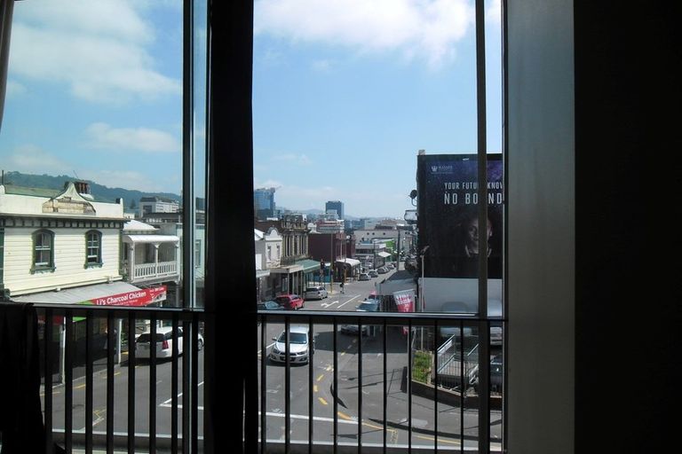 Photo of property in Qba Apartments, 1c/51 Webb Street, Mount Cook, Wellington, 6011