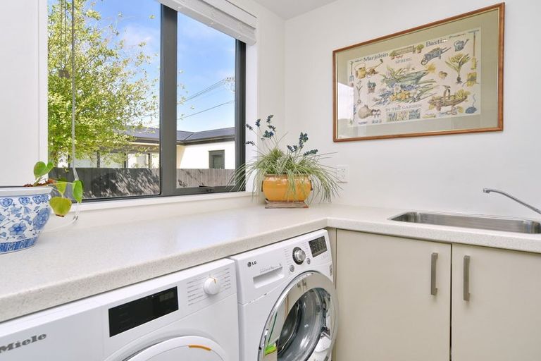 Photo of property in 102 Hills Road, Edgeware, Christchurch, 8013