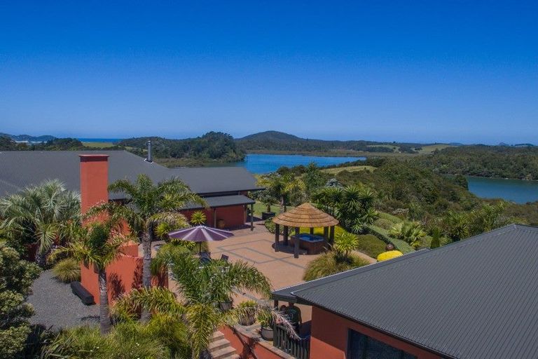 Photo of property in 1542 Ngunguru Road, Ngunguru, Whangarei, 0173