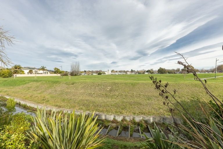 Photo of property in 35 Brooklands Drive, Havelock North, 4130