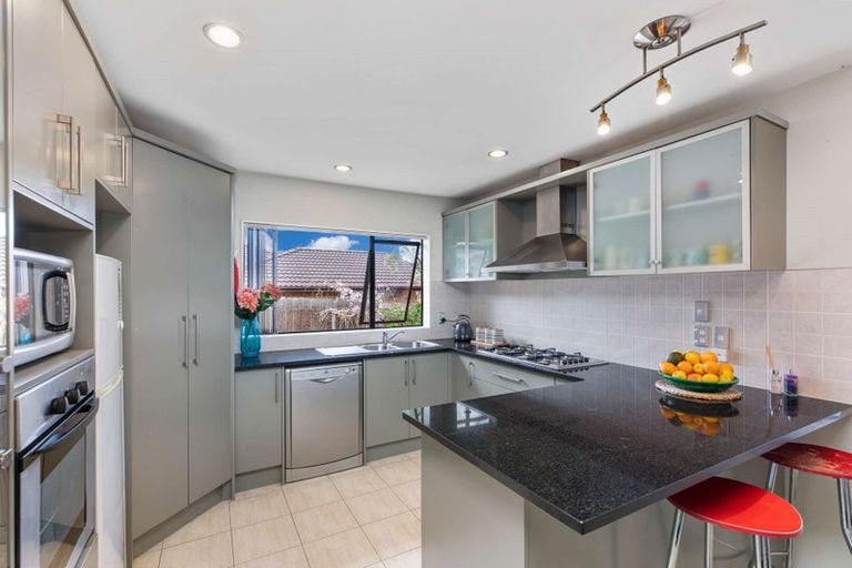 Photo of property in 39 South Kensington Way, Henderson, Auckland, 0612